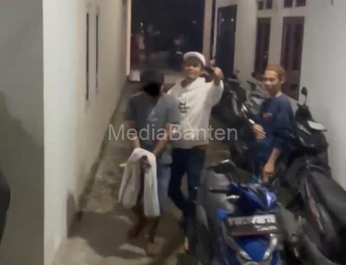 Penangkapan pekaku curat spesialis pembobol rumah kosong. Foto: Yono
