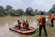 Pencarian remaja tenggelam di Sungai Ciujung, Lebak. Foto Daeng Yusvin