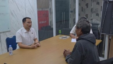 Pencuri Handhpone di Bandaa Soetta tengah diperiksa. Foto: Antara