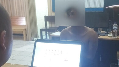 Tersangka pencuri 2 HP di Sentul diperiksa polisi. Foto: Yono