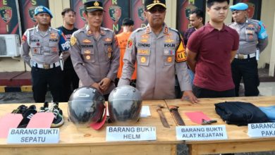 Konferensi pers pencurian motor dinas polisi di Cikande. Foto: Yono