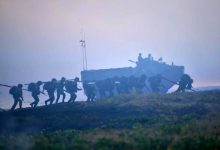 Pendaratan yang heroik pasukan Kavaleri Korps Marinir dalam Latgab TNI. Foto: Ahmad Munawir - Menkav 2 Mar