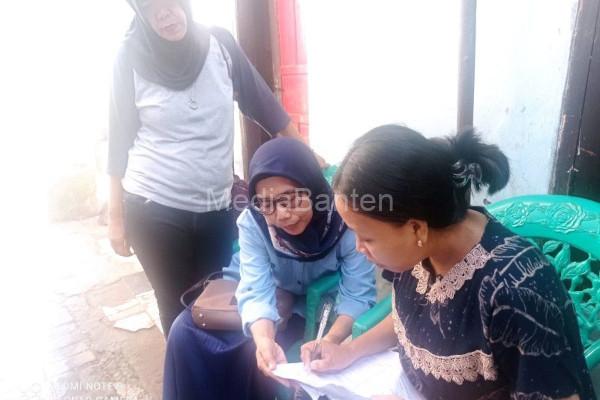 Pendataan keluarga risiko stunting di Lebak. Foto: LKBN Antara