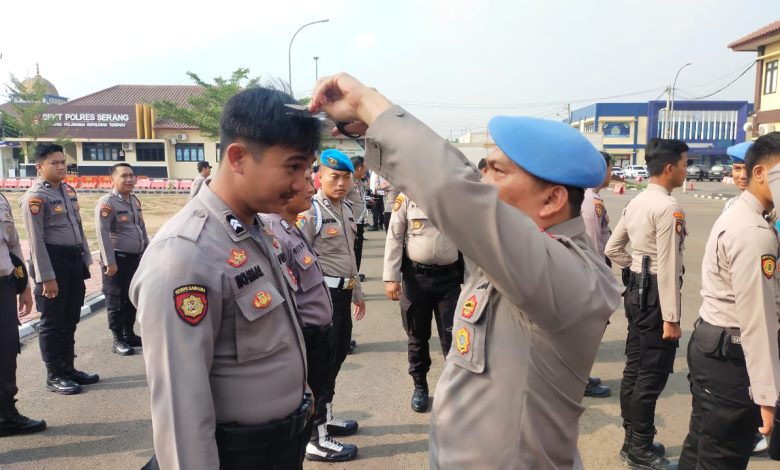 Operasi penegakan ketertiban dan disiplin Polres Serang. Foto: Yono