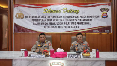 Penelitian Puslitbang Mabes Polri di Mapolres Serang. Foto: Yono