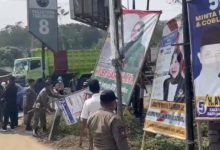 Penertiban Alat Peraga Kampanye (APK). Foto: TitikNol