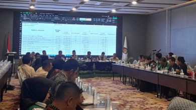 Penetapan Anggota DPRD Banten hasil Pemilu 2024 oleh KPU Banten. foto: Antara