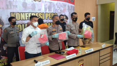 Penetapan tersangka pembunuh istri dan anak sendiri di Kragilan.