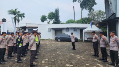 Pengerahan personel Polres Serang untuk pengamanan kunjungan Menparekraf Ri. Foto: Yono