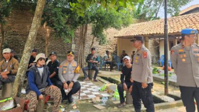 Kapolres Serang, AKBP Condro Sasongko tinjau simulasi pengamanan Pilkada. Foto: Yono