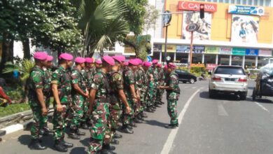 Pengamanan Unras di Surabaya. Foto: Munawir - Menkav 2 Mar