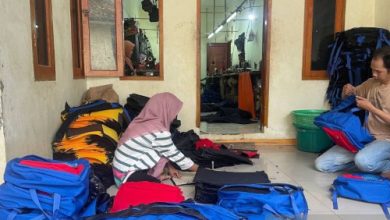 Pusat Kerajinan Tas Kadugenep, Kecamatan Petir, Kabupaten Serang. Foto: Antara