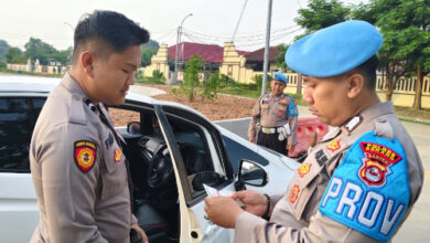 Penegakan Ketertiban anggota oleh Propam Polres Serang. foto: Yono