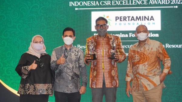 Pertamina Foundation menerima penghargaan Excellence CSR Award