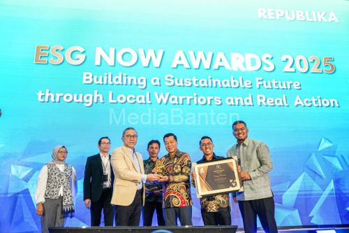 Penghargaan Eco Innovator Award bagi Pertamina Patra Niaga. Foto: Humas Pertamina Patra Niaga RJBB