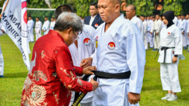 Penyematan sabuk hitam. Foto: Ahmad Munawir - Menkav 2 Mar