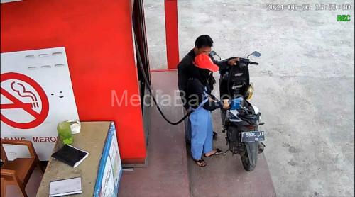 Pengisian bensin di Petrashop Pertamina. Foto: Humas Pertamina RJBB