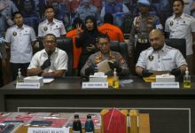 Kasus pengoplosan BBM jenis Pertamax di SPBU Ciceri. Foto: Antara