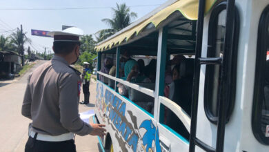 Penilangan dilakukan Polres Serang terhadap mobil Odong-odong. Foto: Yono