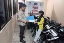 Penitipan kendaraan warga yang akan mudik ke kampung halaman di Polres Serang. foto: Yono