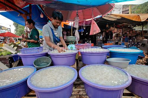 Pedagang kolang kaling. Foto Istimewa