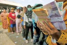 penukaran uang di kas keliling BI.