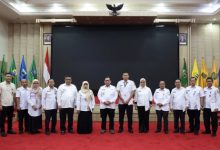 Pj Gubernur Banten, Ucok Abdul Rouf Damenta menunjuk Plt sejumlah OPD di Banten. Foto: Istimewa