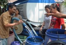Penyaluran bantuan air bersih dari Pemkab Tangerang. Foto: Humas Pemkab Tangerang