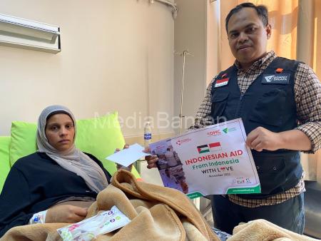 Dompet Dhuafa salurkan bantuan ke penyintas Palestina di Kairo, Mesir. Foto: Dompet Dhuafa
