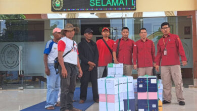 Penyerahan berkasi korupsi PT KS Rp6,9 triliun dari Kejari Cilegon ke PN Tipikor Serang. Foto: Yusvin Karuyan