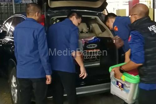 Penggeledahan Kantor PT ABM oleh Tim Penyidik Pidsus Kejati Banten. Foto Antara