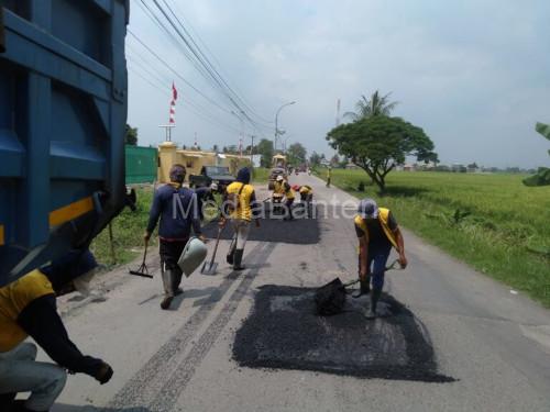 Salah satu ruas jalan wisata yang diperbaikai DPUPR Provinsi Banten. Foto BW Iskandar
