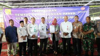 Peresmian tempat penampungan pedagang sementara Pasar Kutabumi. Foto: Web Pemkab Tangerang