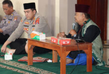 Kapolres Serang, AKBP Yudha Satria dan jajarannya memperingati Maulid Nabi. Foto: Yono