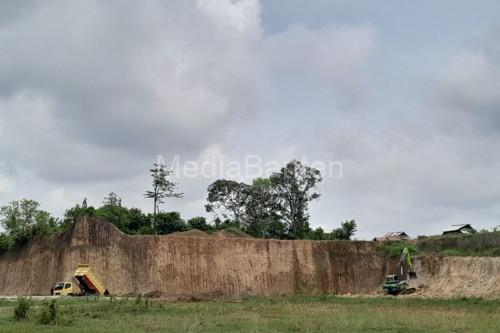 Aktivitas pertambangan Galian C ilegal di Taktaktan. Foto Antara