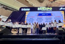 Pertamina menghibahkan alat produksi Rp900 juta kepada Champions UMKM Academy karena berhasil naik kelas. Foto Humas Pertamina