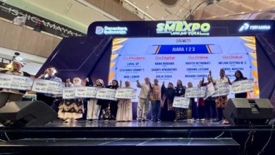 Pertamina menghibahkan alat produksi Rp900 juta kepada Champions UMKM Academy karena berhasil naik kelas. Foto Humas Pertamina