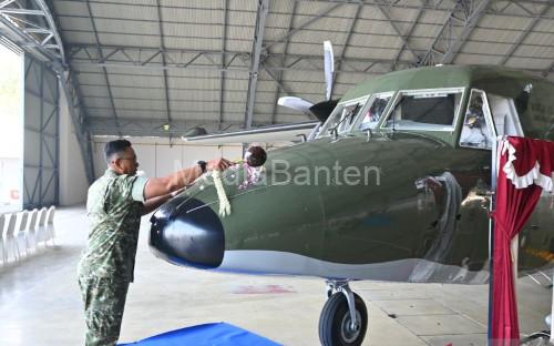Pesawat angkut baru CN 212i produk PT Dirgantara Indonesia. Foto Antara