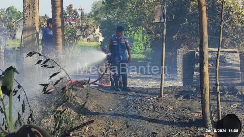 Kandang peternakan ayam terbakar habis di Cikande. Foto; Yono