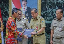 Penyerahan lahan fasum fasos ke Pemprov DKI Jakarta. Foto: Diskominfotik Pemprov DKI Jakarta