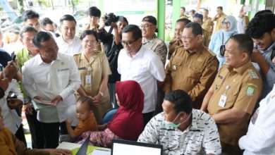 Pj Gubernur Banten, Ucok Abdul Rouf Damenta mendapingi Menteri Kependudukan dan Pembanguna Keluarga di Tangerang. Foto: Biro Adpim Banten