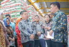 Pj Gubernur Jakarta, Teguh Setyabudi cek pangan. Foto: Diskominfotik Jakarta