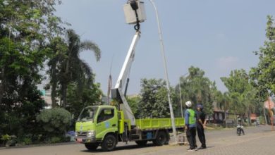 Pembangunan PJU di Kota Tangerang Selatan. Foto Antara
