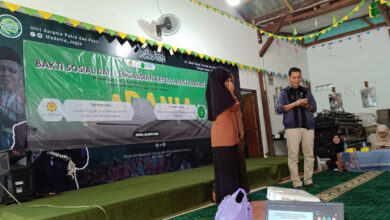 Pengabdian masyarakat dan bakti sosial Prodi Kewirausahaan UWM. Foto: Humas UWM