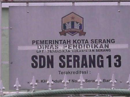 Plang SDN 13 Kota Serang. Foto: Tuntas Media