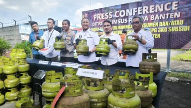 Koferensi pers praktik curak pengisian elpiji bersubsidi. Foto Antara