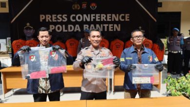 Polda Banten ungkap jaringan jual beli mobil ilegal. Foto: Antara