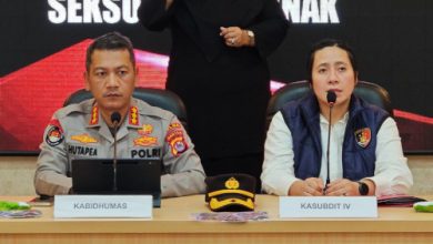 Kabidhumas Polda Banten, Kombes Pol Maruli Ahiles Hutapea dan Kasubdit IV Renaka, AKBP Irene Missy. Foto Daeng Yusvin