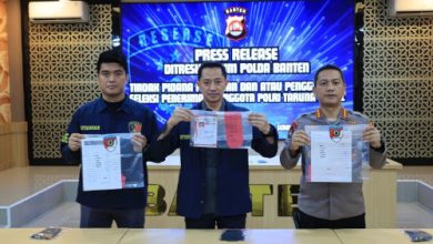 Direktur Reskrim Polda Banten, Kombes Dian Setyawan dalam konferensi pers penipuan seleksi Taruan Akpol. Foto Antara