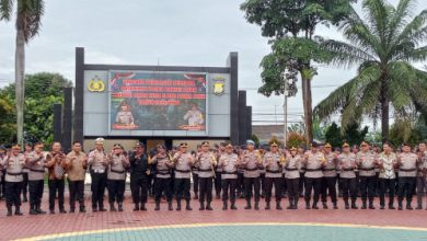 Kapolda Banten, Irjen Pol Henki melepas 100 personel Satbrimob. Foto Abdul Hadi